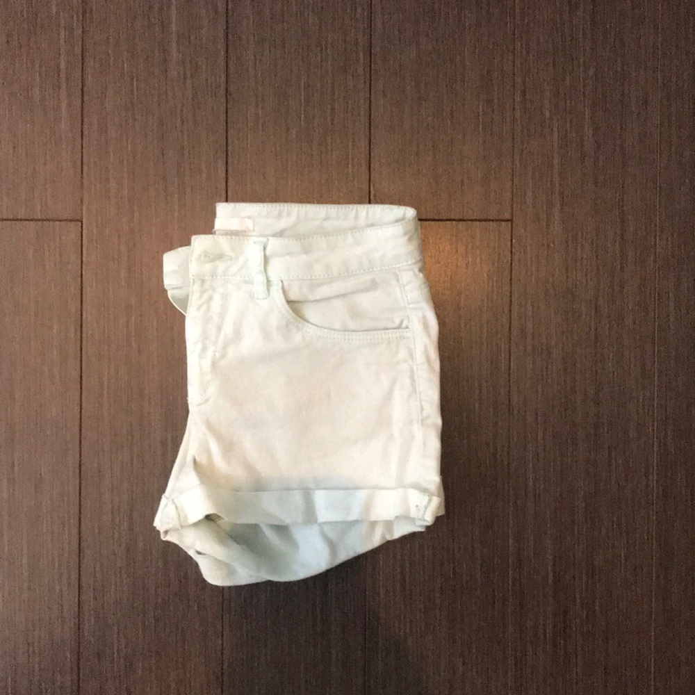 H&M Shorts - Picture 2 of 2